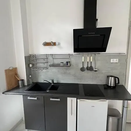 Apartment Belle Maison Quartier Henriville, Proche Centre