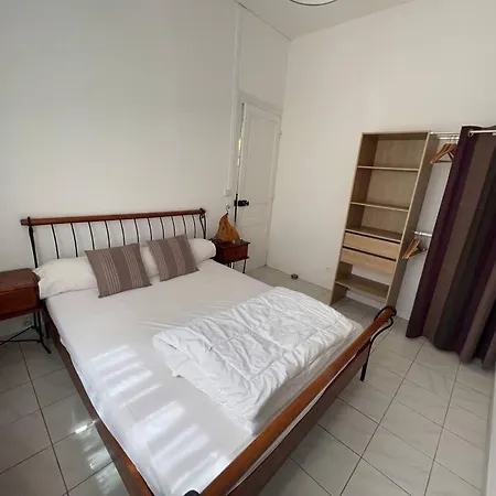 Belle Maison Quartier Henriville, Proche Centre Apartment *