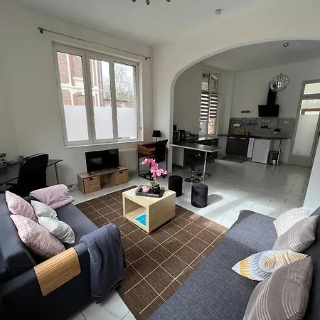 Apartment Belle Maison Quartier Henriville, Proche Centre *