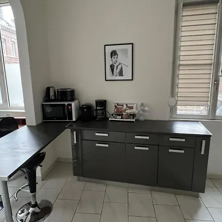 Belle Maison Quartier Henriville, Proche Centre Apartment *